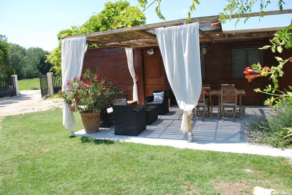 Le Cabanon Tendance Du Luberon Merindol Exterior photo